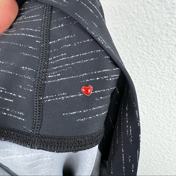 LORNA JANE Black and White Capri Leggings - Picture 5 of 5